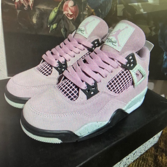 Jordan Air Jordan 4 “Orchid” - Picture 2 of 5